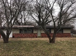 2704 Morton Ave, Parsons, KS 67357