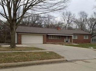 1510 Bristol Dr, Iowa City, IA 52245