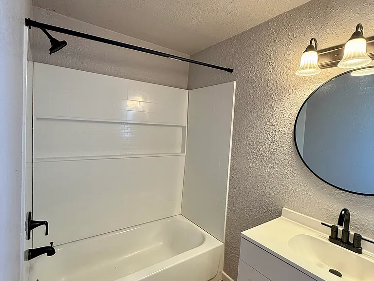 1308 NW Euclid Ave #4 — Photo 4