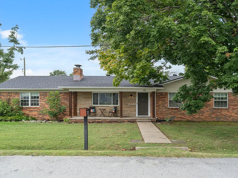 701 NW Ford Ln — Photo 28