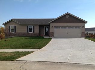 157 Shadow Pointe Dr, Wentzville, MO 63385