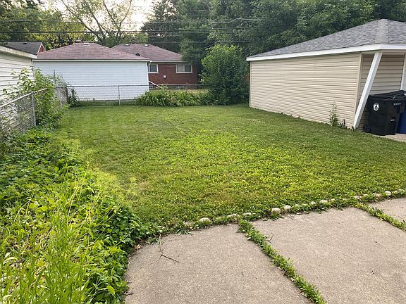 3rd image of 9215 Seminole Ave