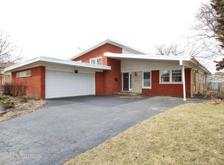 335 Locust Rd, Wilmette, IL 60091