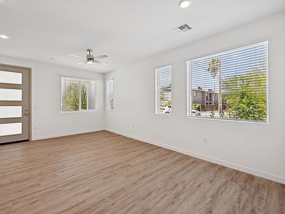 5th image of 2117 E Voltaire Ave #9