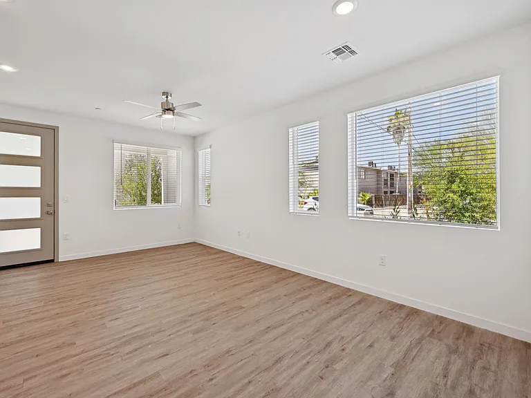 Agave Townhomes — Photo 10