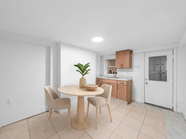 64 Oak Street image 12 of 15