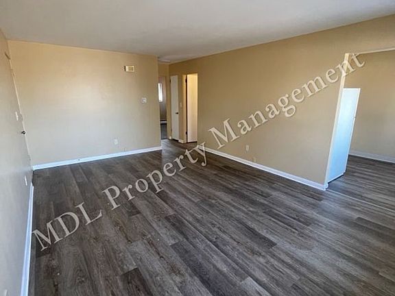 3rd image of 2215 Weiss St