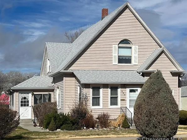 803 14th St, Wheatland, WY 82201