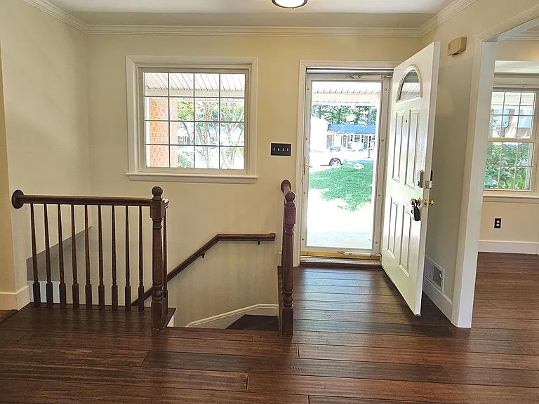 8925 Falling Creek Ct — Photo 15