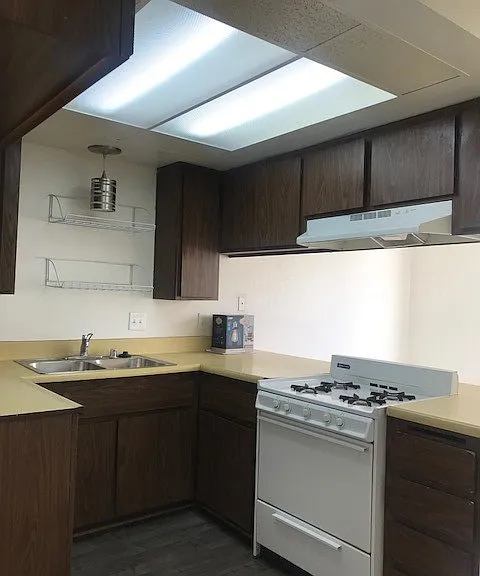 9136 Walnut St — Photo 6
