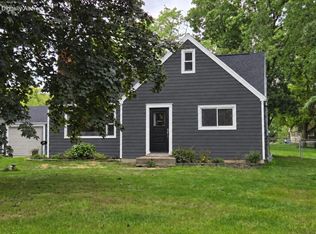 11904 W Oakwood DRIVE, Franklin, WI 53132