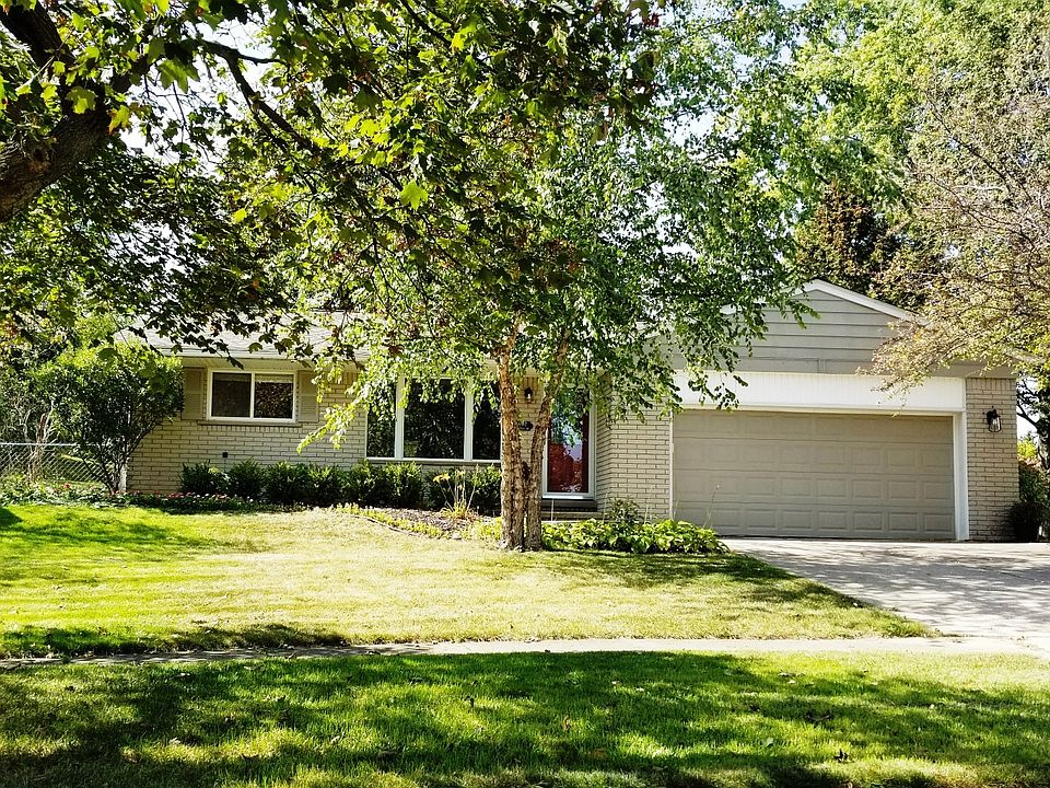 1st image of 901 Jeffrey Dr