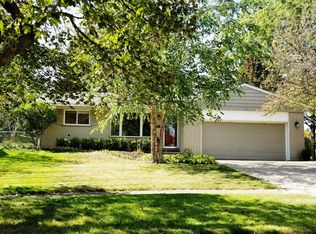 901 Jeffrey Dr, Northville, MI 48167