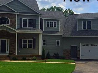 4 Ava Ln, Tyngsboro, MA 01879