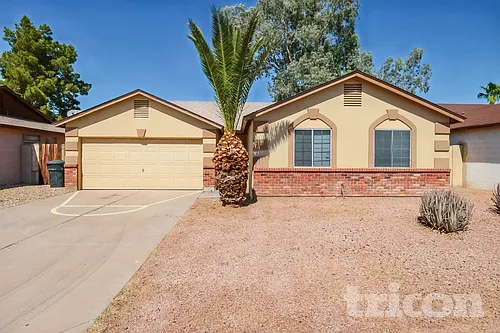 102 W Ivyglen St Photo 1