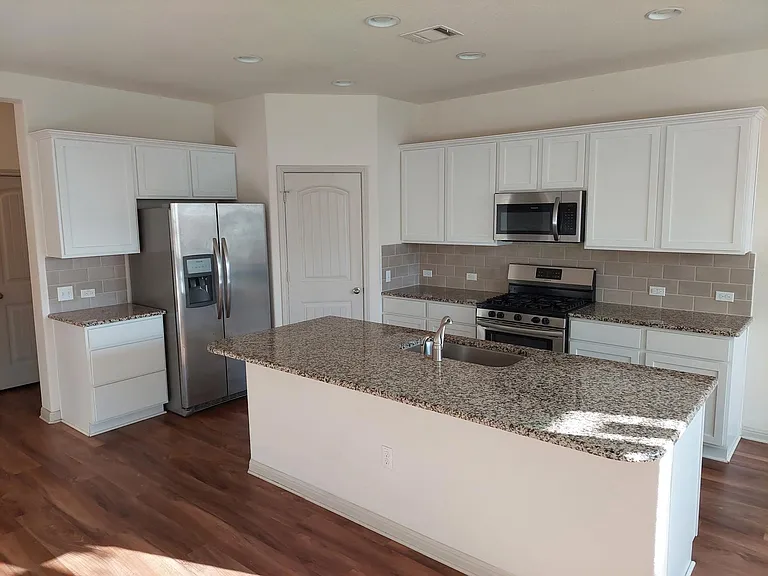 18400 Calasetta Dr — Photo 7