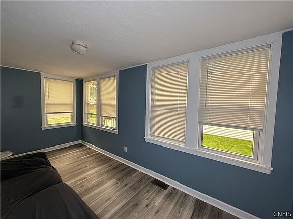 4th image of 1101 Cumberland Ave