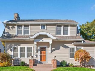 1734 Ridgewood Ave, Davenport, IA 52803