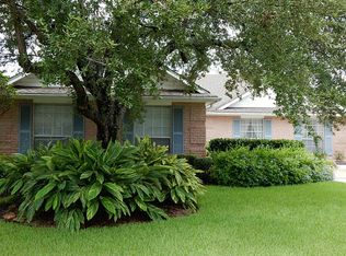 2727 S Peach Hollow Cir, Pearland, TX 77584