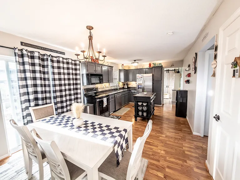 6955 Hunting Horn Ct — Photo 2