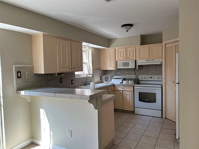 1403 Blalock Rd #16 — Photo 7