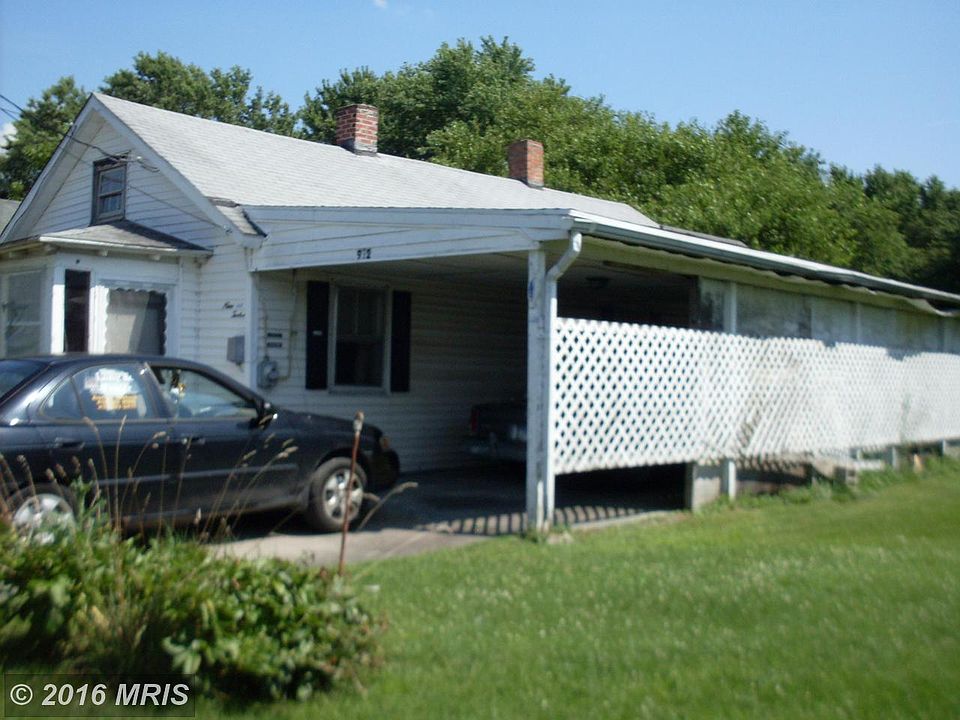 2nd image of 912 Washington St