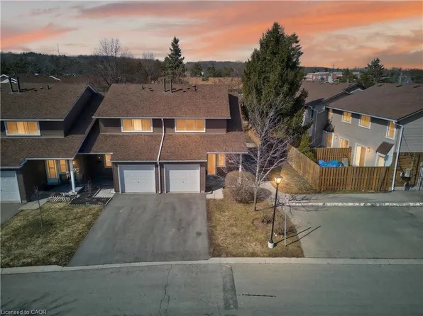 2185 Fairchild Blvd #51, Burlington, ON L7P 3P6