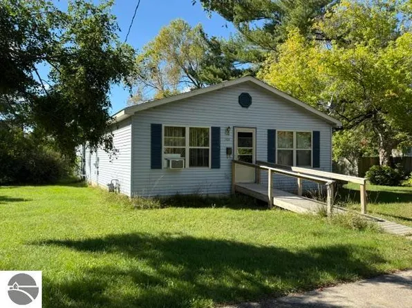 709 Linden St, Cadillac, MI 49601