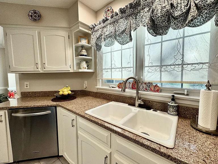 930 Forest Lakes Dr — Photo 27