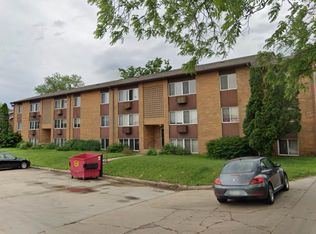 220 28th Street Dr SE #1, Cedar Rapids, IA 52403