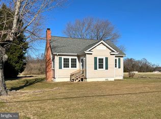 383 Lake Rd, Lottsburg, VA 22511