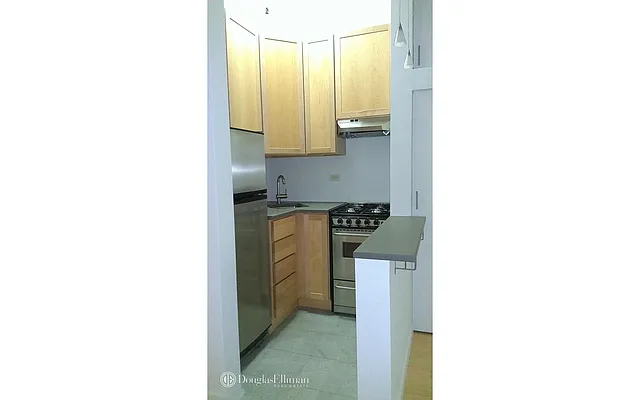 Rented by Douglas Elliman | media 18