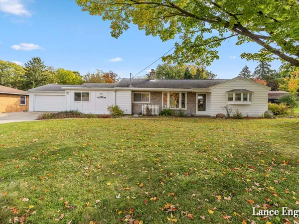 3348 Poinsettia Ave SE, Grand Rapids, MI 49508