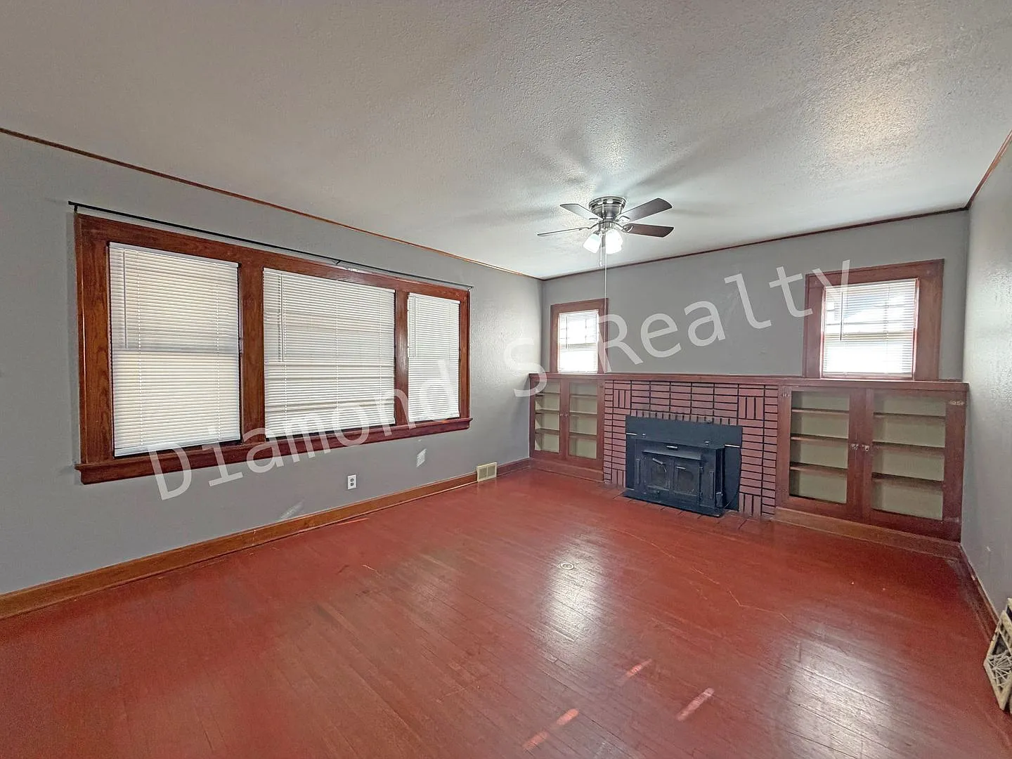 Three Bedroom Home Full of Charm! — Photo 4