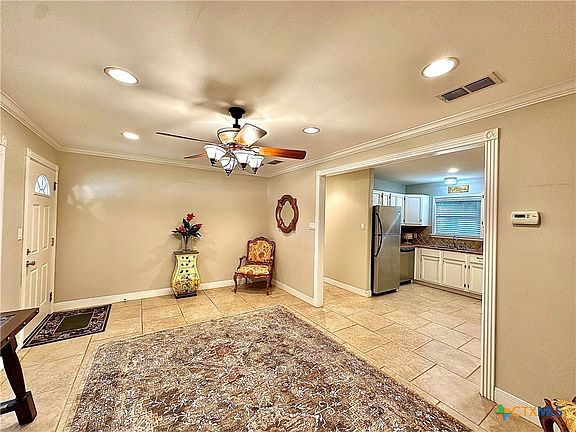 5th image of 3303 Avon Dr