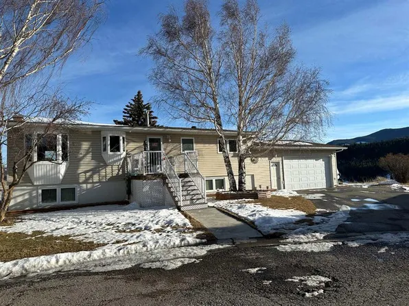 1801 W 82nd St, Crowsnest Pass, AB T0K 0M0