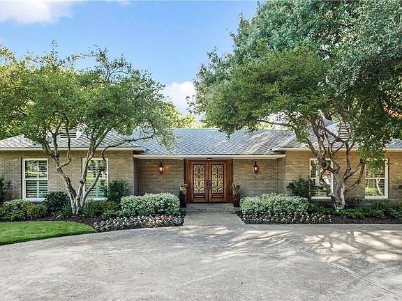 2nd image of 5104 Royal Crest Dr