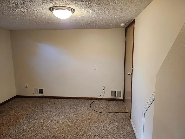 157 Golden City Rd — Photo 33