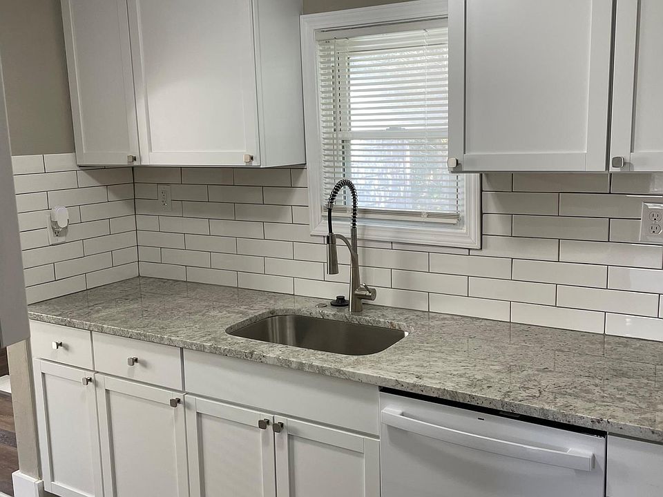 1st image of 26606 Lenox Ave