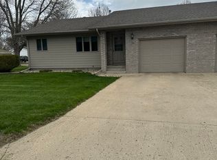 190 7th St NE, Watertown, SD 57201
