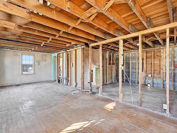 4th image of 131 McKinley St
