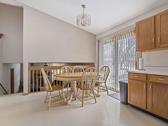 2nd image of 109 Queensbury Pl NE