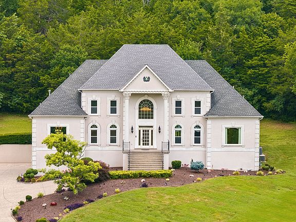 3rd image of 703 Ben Nevis Ct