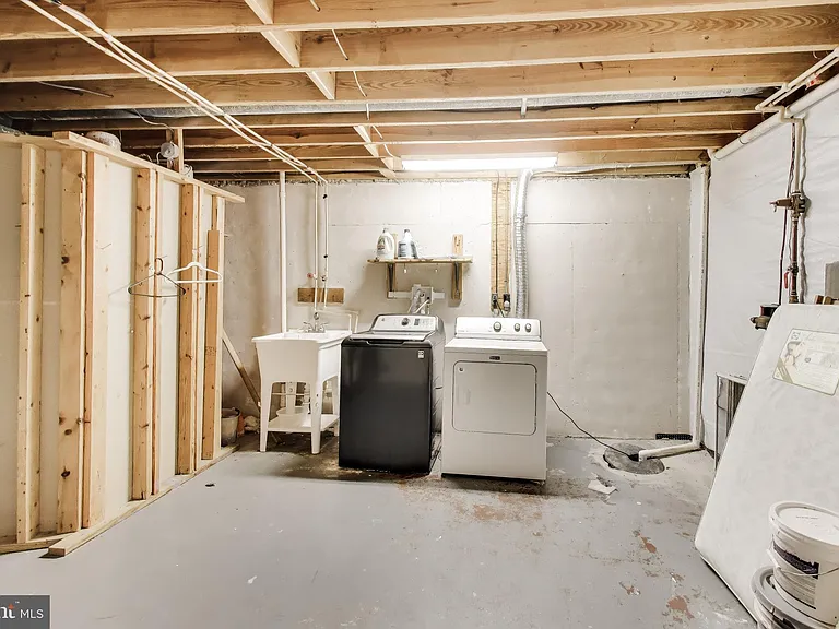 10075 Maple Leaf Dr — Photo 23