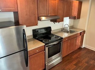 928 Sumner St, Woodstock, IL 60098