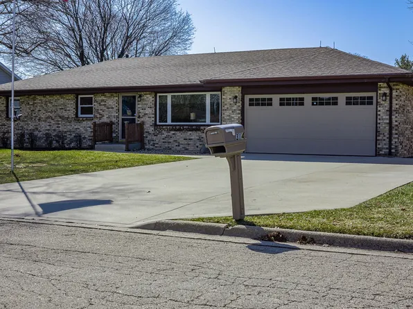 314 Whittemore Dr, South Beloit, IL 61080