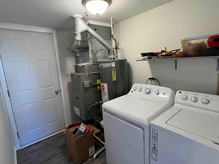 6865 Hampton Cir — Photo 10