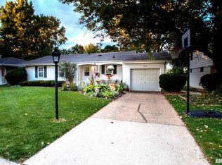 2703 W Huntington Dr, Peoria, IL 61614