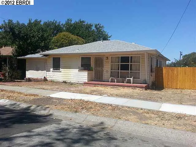 158 Mae Ave photo 1