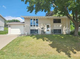 3519 Hillcrest Rd, Dubuque, IA 52002